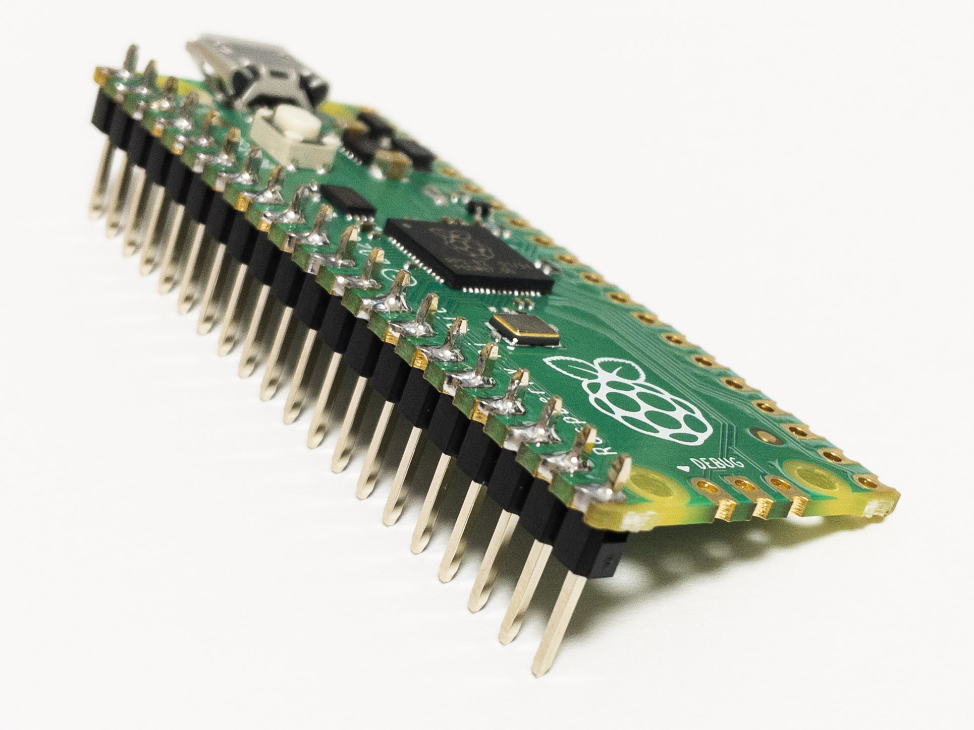 ピンヘッダをはんだ付けした様子