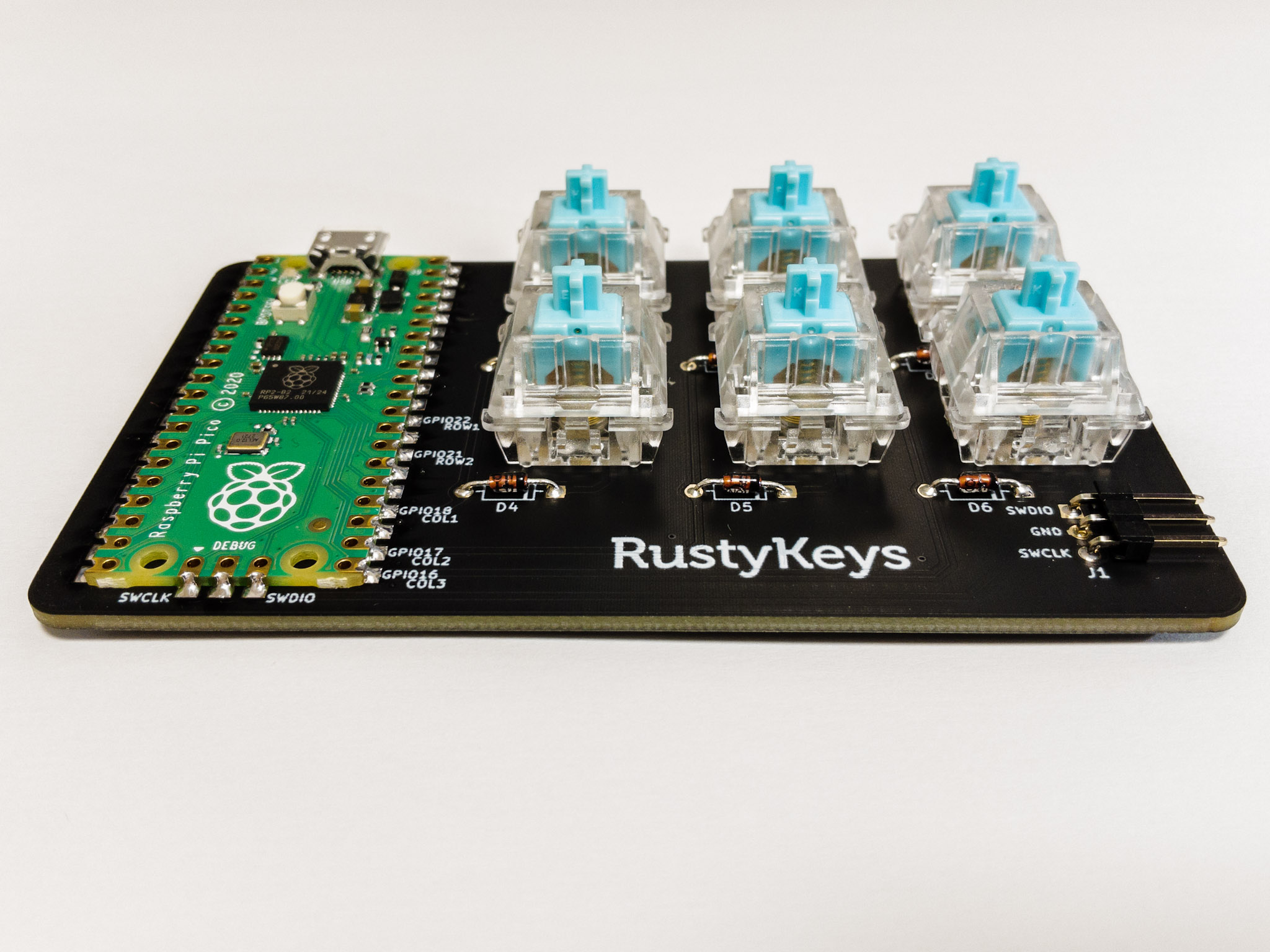 すべてのキースイッチをはんだ付けした後(表面)